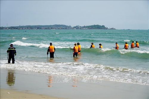 Huy động nhân lực, phương tiện tìm kiếm nạn nhân đuối nước mất tích ở biển Mỹ Khê