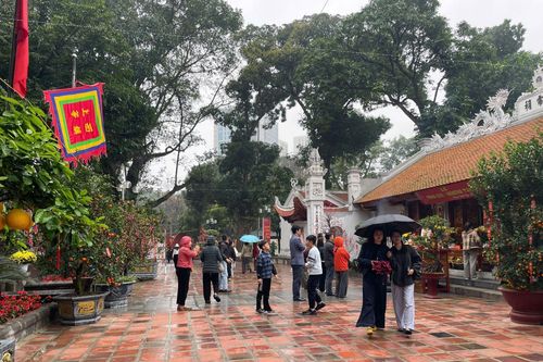 Đầu xuân đi lễ Thăng Long tứ trấn