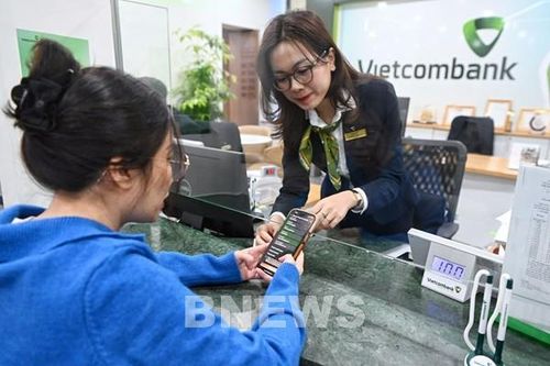 Ngân hàng 'đua' khuyến mại khai xuân, lãi suất huy động có hạ nhiệt sau Tết?