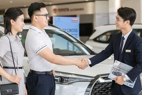 Mua xe đầu năm: May mắn hay gánh nặng tài chính?