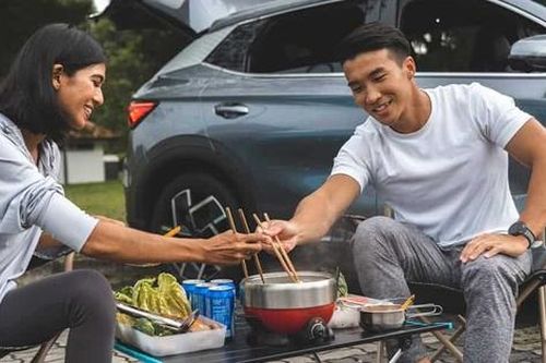 Cách sử dụng nguồn điện từ xe ô tô cho các hoạt động dã ngoại