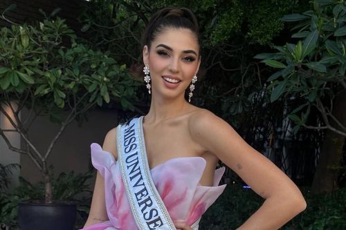 Người đẹp 9X từng bị đuổi việc trước khi đăng quang tại Miss Universe Malta