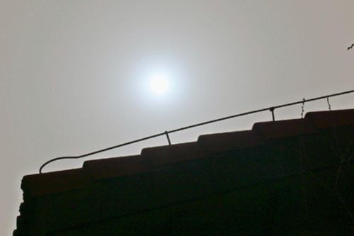 Bắc Kinh hứng chịu bão cát dữ dội, xuất hiện hiện tượng hiếm khiến người dân sững sờ