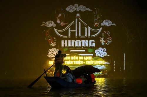 Chùa Hương khai hội xuân Bính Ngọ với nhiều điểm mới đáng chú ý