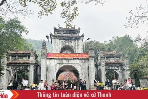 Rộn ràng du xuân đền Bà Triệu