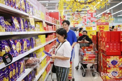 Lượng khách mua sắm tại các siêu thị, trung tâm thương mại tăng 10-15% trong kỳ nghỉ Tết