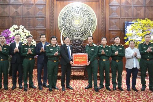 Chủ tịch UBND tỉnh Phạm Anh Tuấn chúc Tết các đơn vị quân đội và doanh nghiệp ở khu vực Tây Gia Lai