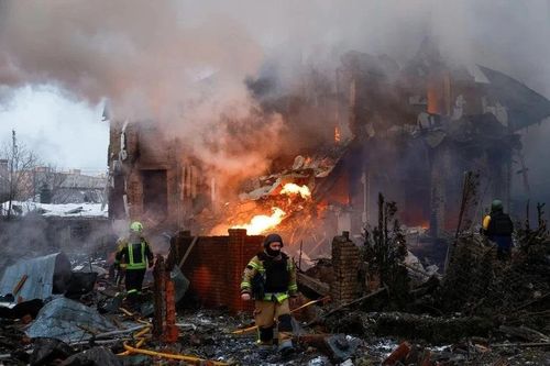 Tin thế giới tối 22-2: Nga dội tên lửa, Thủ đô Ukraine rung chuyển