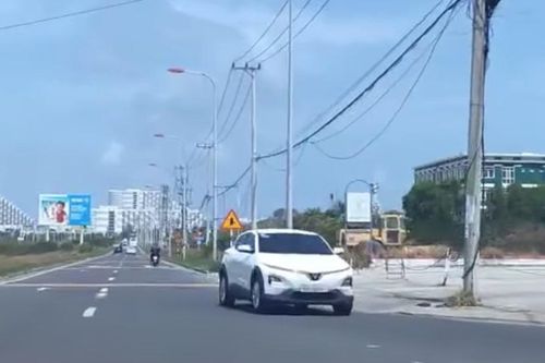 Xử lý tài xế điều khiển xe ô tô chạy ngược chiều