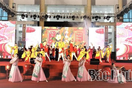 Khát vọng, niềm tin Xuân mới trên quê hương Đất Tổ