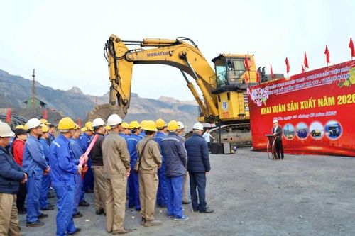 Than Hà Tu: Sôi nổi phát động lễ ra quân sản xuất đầu Xuân Bính Ngọ