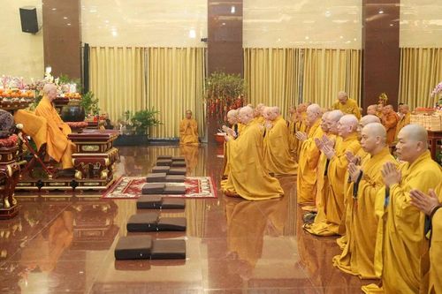 Ban Trị sự Phật giáo TP.HCM khánh tuế Đức Pháp chủ đầu Xuân Bính Ngọ và mở cửa Văn phòng Giáo hội
