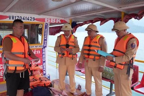 Phú Thọ: Xử lý 19 trường hợp vi phạm an toàn giao thông trên sông Đà