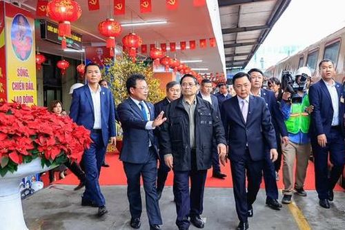 Thủ tướng Phạm Minh Chính: Đường sắt phải cải tiến để hạ giá thành, tăng tính cạnh tranh
