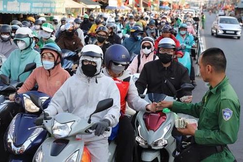 Ngày cuối nghỉ Tết, giao thông TP.HCM căng thẳng, nhiều nơi kẹt xe kéo dài