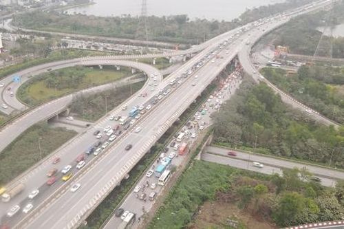 Chiều mùng 6 Tết: Cửa ngõ Thủ đô ken đặc phương tiện, Vành đai 3 không ùn tắc kéo dài