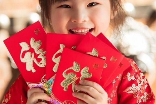 Đi làm cả năm, Tết lì xì mỗi cháu 20 nghìn, mở bao lì xì của chị gái tôi ôm mặt khóc