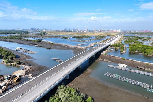 Hiện trạng đường nối siêu cảng Cái Mép với khu công nghiệp ở TP.HCM