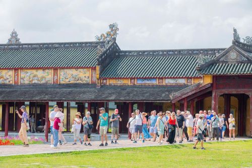 Du khách đến Huế dịp Tết Bính Ngọ 2026 tăng 245%, doanh thu hơn 1.000 tỷ đồng