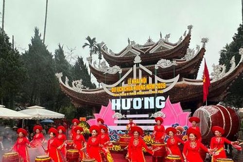Hàng nghìn người dự Khai hội chùa Hương 2026: Sức hút lớn của lễ hội tâm linh đầu xuân