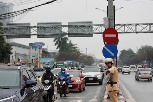 Giao thông Hà Nội ngày cuối kỳ nghỉ Tết: Cửa ngõ ổn định, nội thành thông thoáng