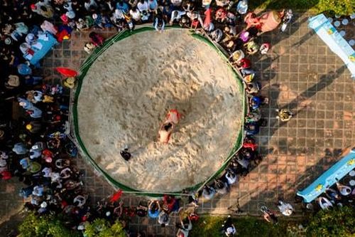 Huế: Rộn ràng hội vật làng Thủ Lễ