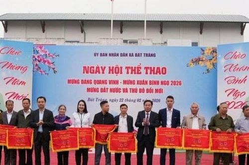 Bát Tràng khai mạc giải thể thao truyền thống 'Mừng Đảng - mừng xuân Bính Ngọ'