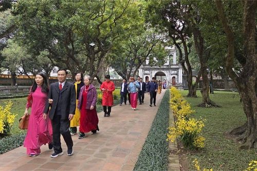 Người Hà Nội hài lòng với nếp sống văn minh, trật tự trong Tết Bính Ngọ