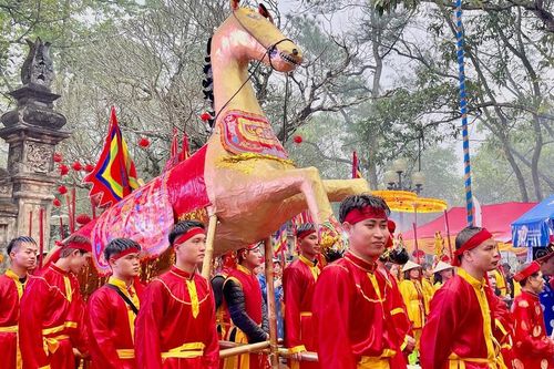 Lễ hội Gióng đền Sóc 2026 khai mạc, có gì hấp dẫn người dân, du khách?