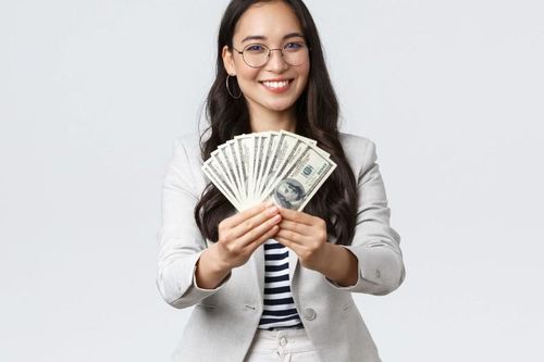 40 tuổi nhìn lại, điều đáng giá nhất tôi có không phải sự nghiệp mà là tiền tiết kiệm