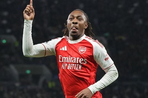 Eze đi vào lịch sử trong trận thắng của Arsenal