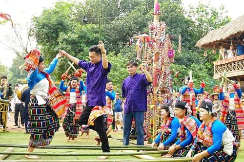 Chá Mùn – mạch nguồn chữa lành của người Thái đen