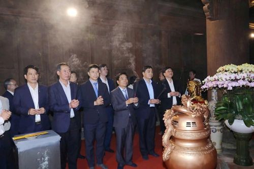 Lãnh đạo tỉnh Thanh Hóa dâng hương Lam Kinh, đền Lê Hoàn đầu Xuân Bính Ngọ