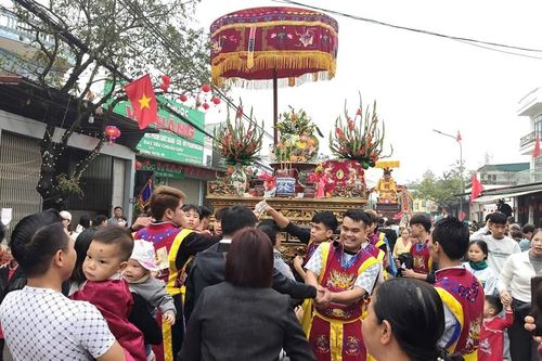 Tưng bừng khai hội đền Măng Sơn