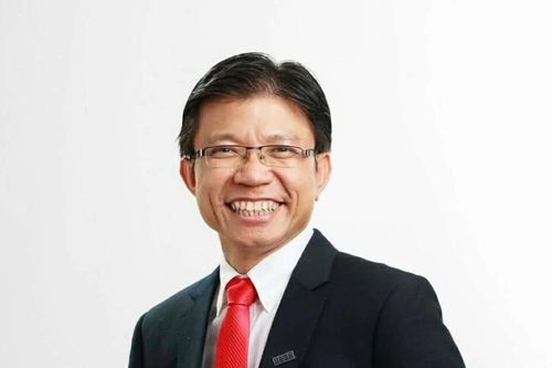 Trao tặng Huân chương Cành cọ Hàn lâm cho Hiệu trưởng Trường đại học Khoa học Xã hội và Nhân văn