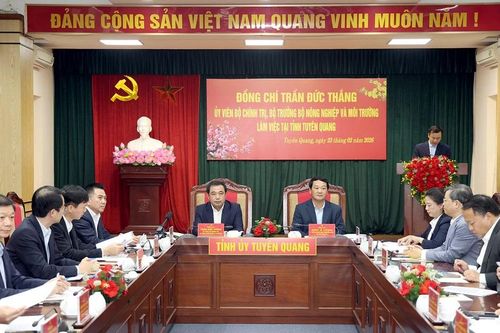 Bộ trưởng Nông nghiệp và Môi trường Trần Đức Thắng làm việc tại Tuyên Quang