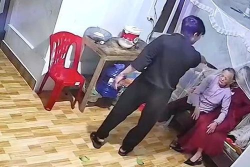 Khẩn trương xác minh vụ con trai đánh mẹ và chị gái