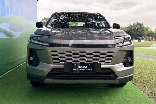 Toyota RAV4 Hybrid 2026 lộ giá bán chỉ từ 978 triệu tại Đông Nam Á