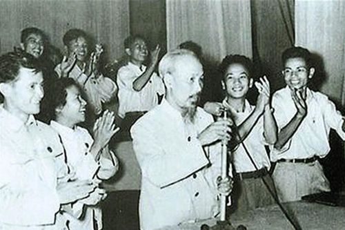 'La bàn tinh thần' từ tư tưởng đoàn kết
