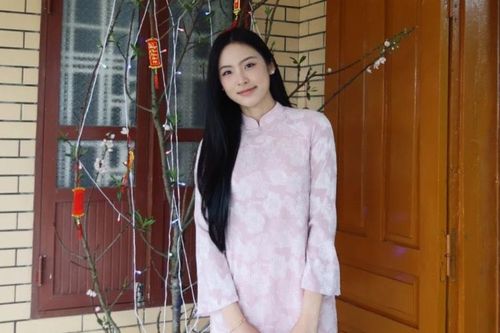 Vóc dáng gây chú ý của nàng hậu Gen Z sau khi tăng 6kg