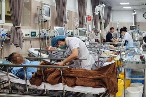 Nhập viện vì sự chủ quan bên mâm cỗ ngày Tết
