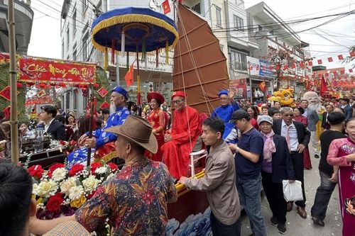 Quảng Ninh: Lễ rước 'cụ Thượng' ở đảo Hà Nam, tôn vinh đạo hiếu đầu xuân