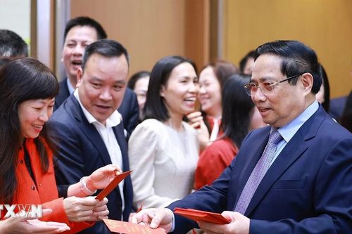 Thủ tướng Phạm Minh Chính chúc Tết cán bộ, nhân viên Văn phòng Chính phủ