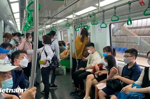 Hơn 243.000 khách đi tàu điện đô thị Hà Nội trong 9 ngày nghỉ Tết