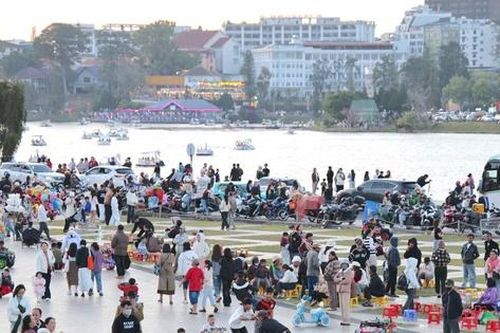 Đà Lạt- Mũi Né đông nghịt dịp Tết, resort kín phòng suốt kỳ nghỉ