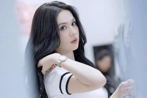 Món ăn quê nhà khiến Ngọc Trinh mê mẩn thốt lên 'ăn hoài không chán'