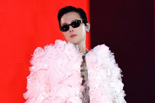 Bài phát biểu gây xúc động của G-Dragon trên cương vị giáo sư