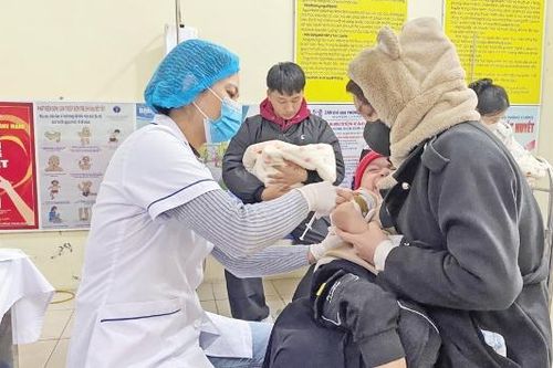 Y tế cơ sở: 'Lá chắn' từ tuyến đầu