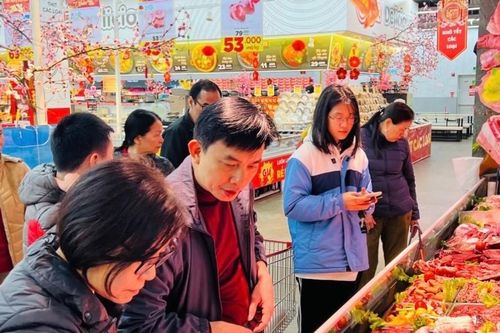Hoạt động thương mại sôi động, giá cả hàng hóa không biến động mạnh