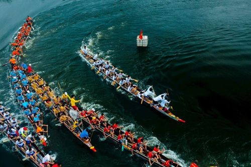 Cùng trẩy hội làng